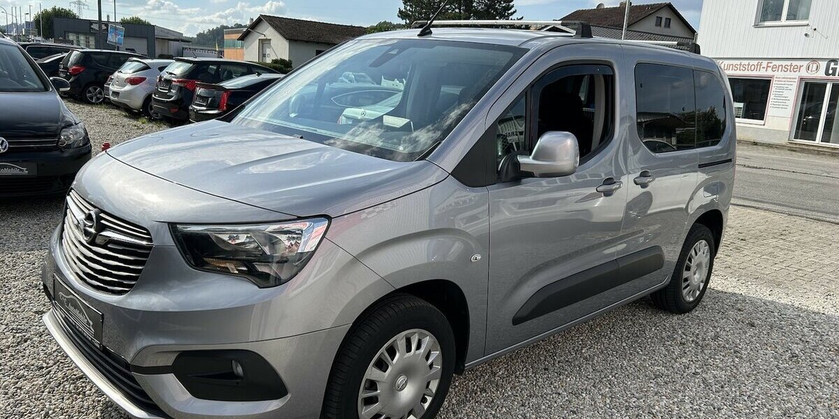 Opel Combo 1.2i Edition 1.HAND Tempomat DAB PDC 54.200 km 15.850 &euro; Altdorf 84032