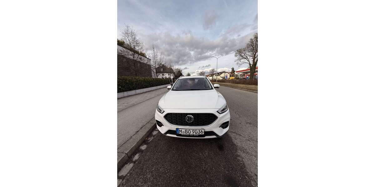 MG ZS 7.800 km 18.999 &euro; München 81375