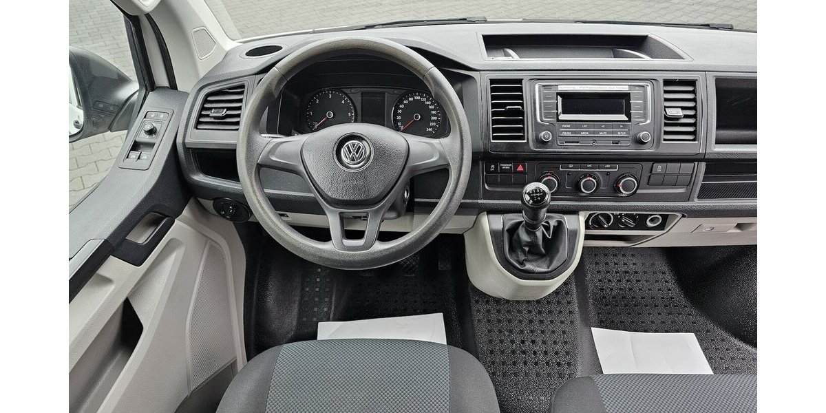 VW T6 Transporter 2.0 TDI lang 9-Sitzer AHK PDC 165.990 km 19.990 &euro; Löhne 32584
