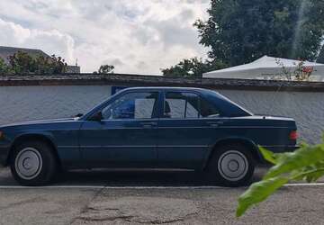 Mercedes-Benz 190 119.280 km 12.500 &euro; München 81475