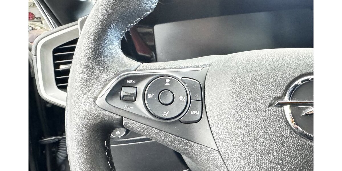 Opel Mokka e 50 kWh Ultimate FULL LED Carplay 16.700 km 20.420 &euro; Lich 35423