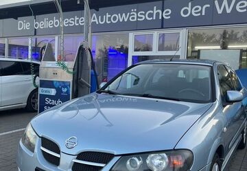 Nissan Almera 124.107 km 2.380 &euro; Teutschenthal OS Zscherben 06179