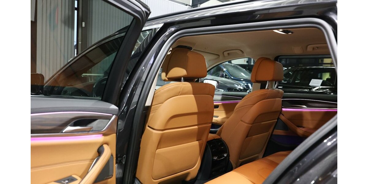 BMW 530i Touring INNOVATION LUXURY-LINE BUSINESS 45.000 km 40.444 &euro; Hamm 59077