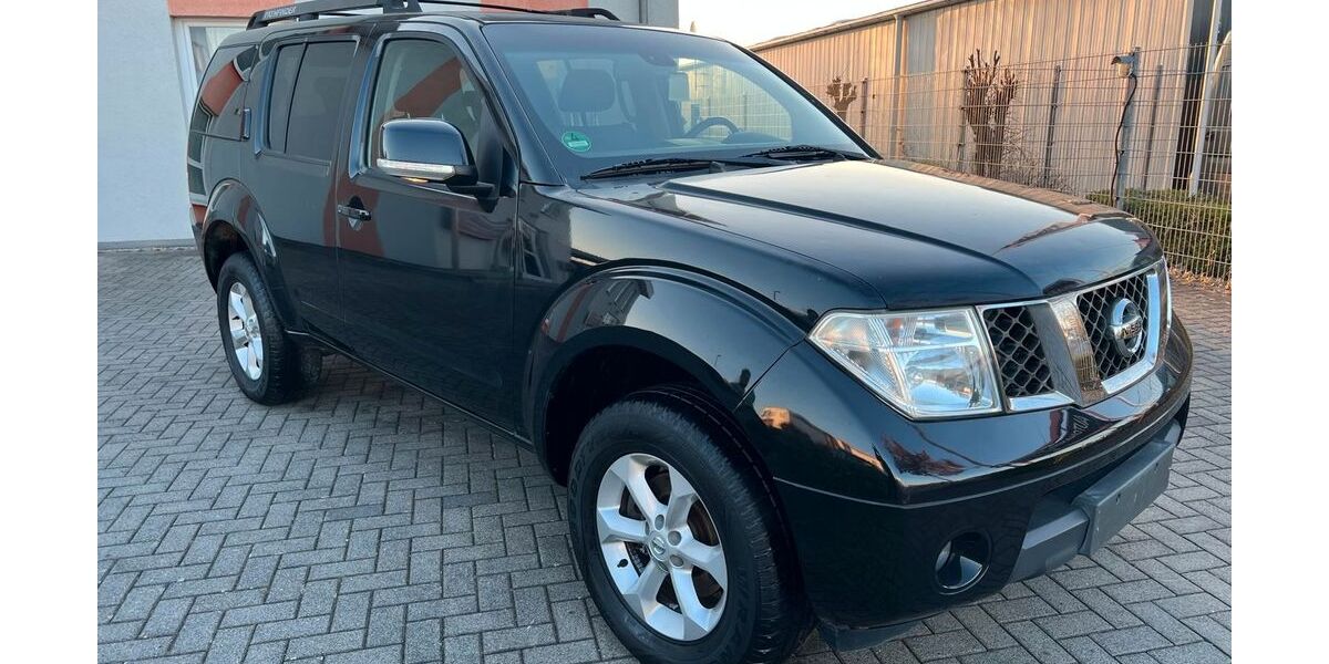 Nissan Pathfinder 173.000 km 5.950 &euro; Lippstadt 59557