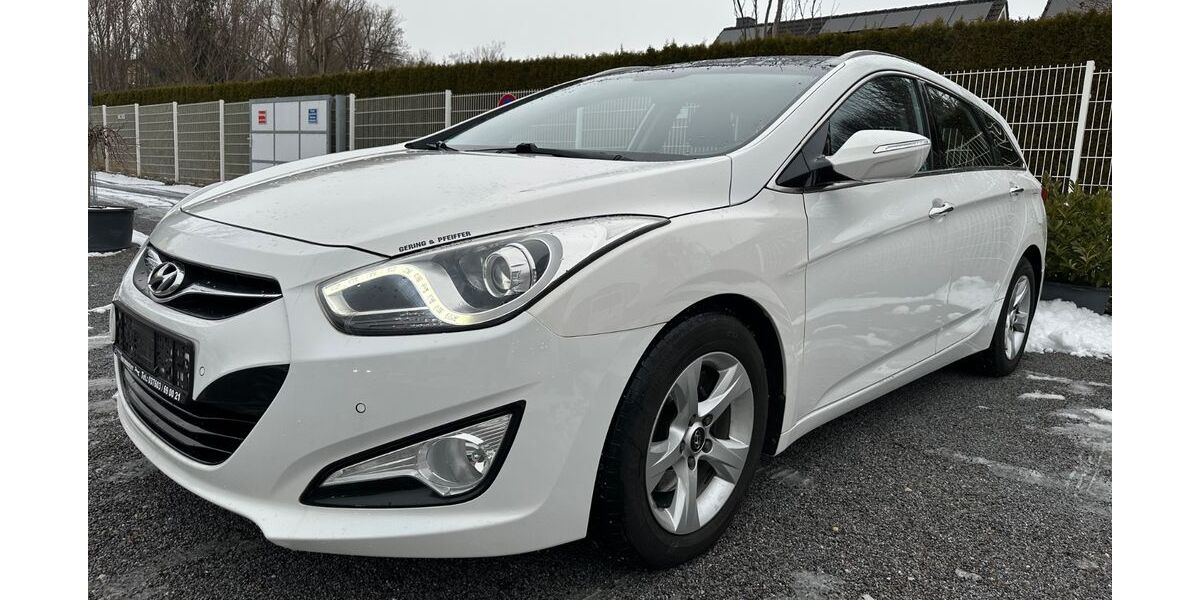 Hyundai i40 148.000 km 7.999 &euro; Dresden 01259