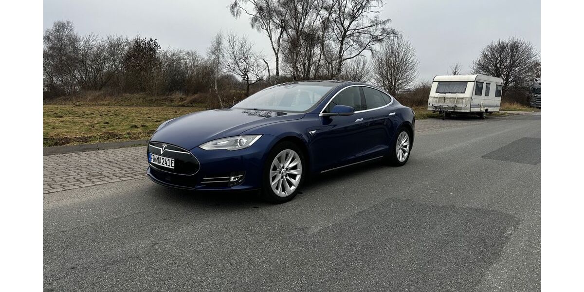 Tesla Model S 195.000 km 22.800 &euro; Bassum 27211