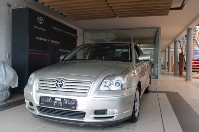 Toyota Avensis 208.000 km 2.600 &euro; Baden-Baden 76532