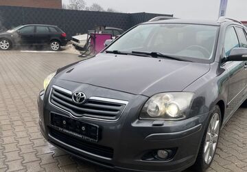 Toyota Avensis 236.300 km 3.750 &euro; Hilter a.T.W. 49176