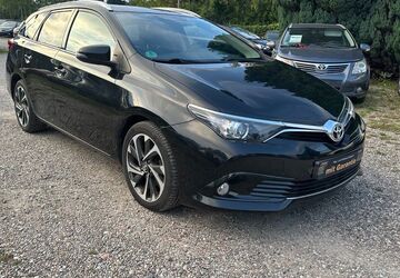 Toyota Auris 125.000 km 10.990 &euro; Berlin 13127