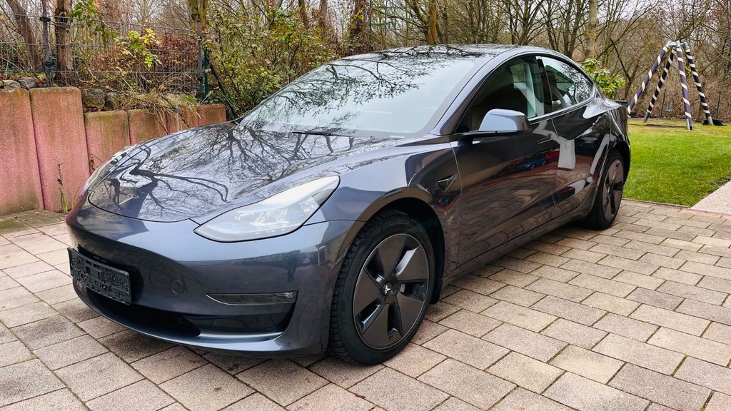 Tesla Model 3 43.400 km 30.940 &euro; Berlin 12619
