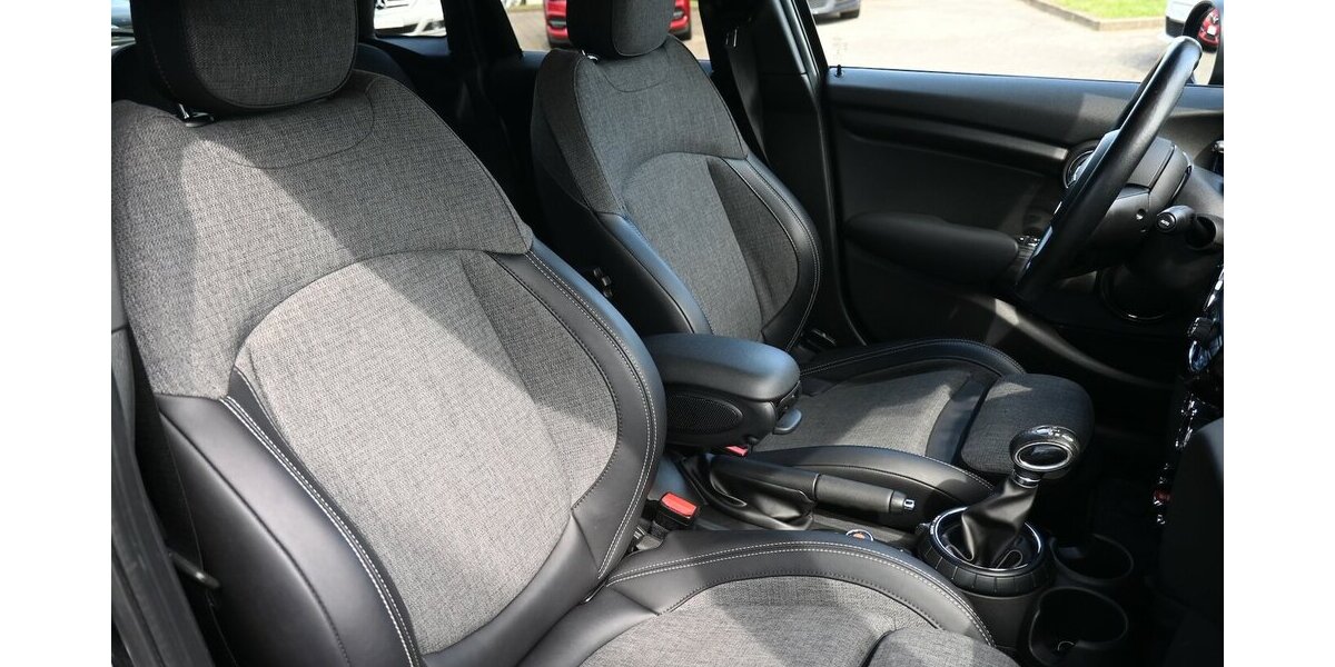Mini Cooper 5-Türer Aut Navi Leder LED PDC 17erAlus 100.000 km 14.400 &euro; Seevetal - Hittfeld 21218