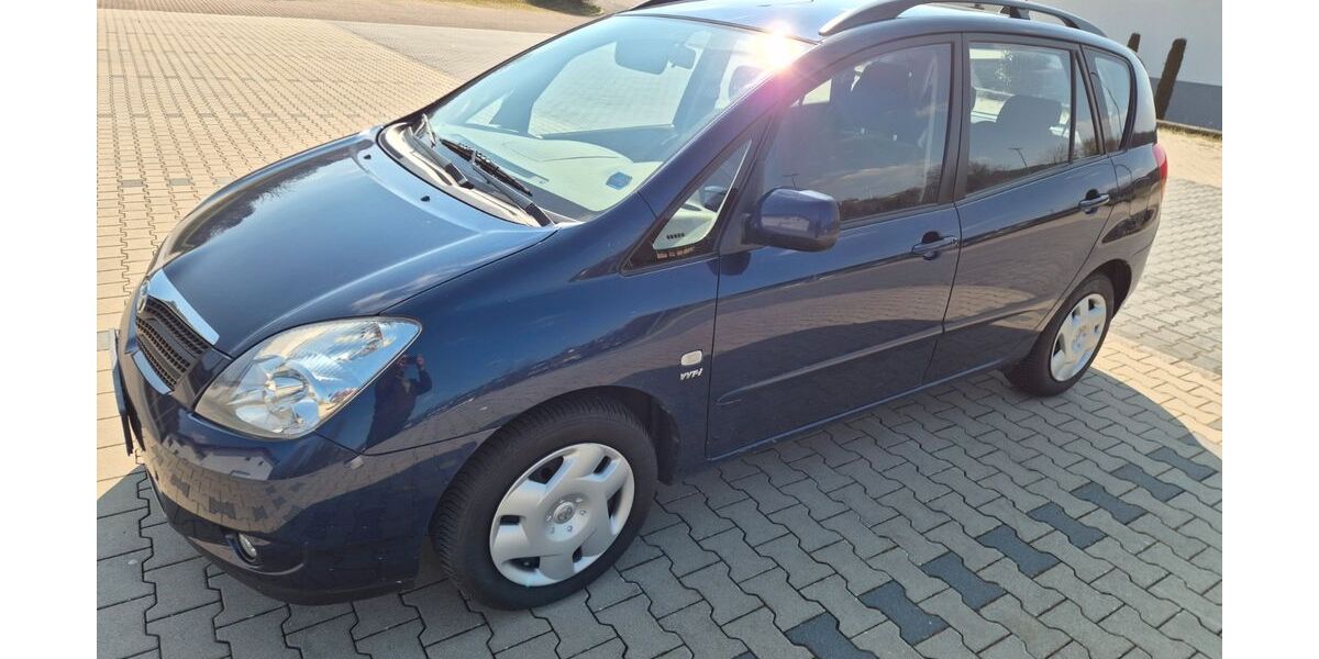 Toyota Corolla Verso 109.339 km 2.750 &euro; Walldürn 74731