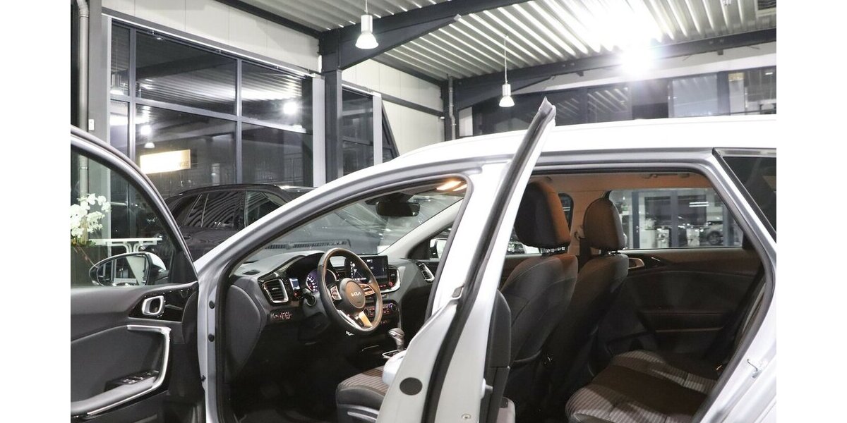 Kia cee´d Sportswagon 1.6 D VISION / 6.000-KM / TOP 6.000 km 23.444 &euro; Hamm 59077