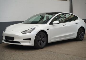 Tesla Model 3 89.507 km 25.250 &euro; Mönchengladbach 41236