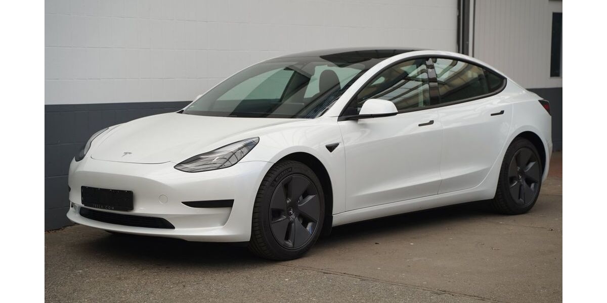 Tesla Model 3 89.507 km 25.250 &euro; Mönchengladbach 41236