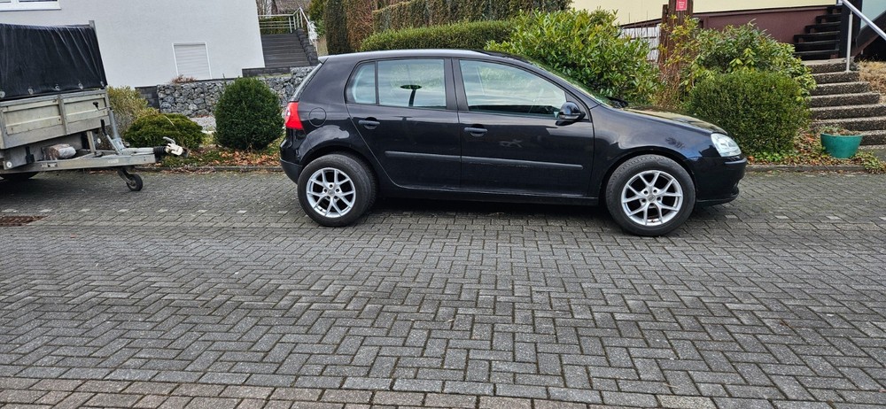 VW Golf V 158.000 km 3.600 &euro; Möhnesee 59519