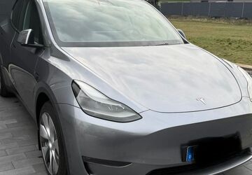 Tesla Model Y 36.800 km 39.999 &euro; Zeithain 01619