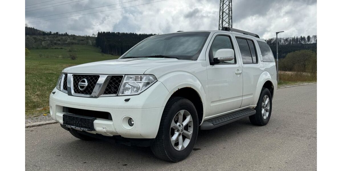 Nissan Pathfinder 179.201 km 7.880 &euro; Spaichingen 78549