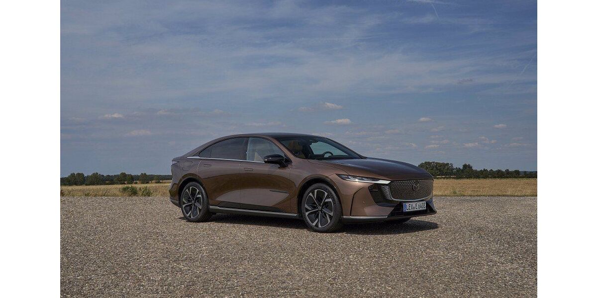 Mazda 5 2.200 km 37.950 &euro; Damme 49401