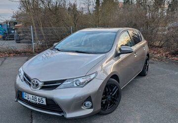 Toyota Auris 93.000 km 8.300 &euro; Fürth 90766