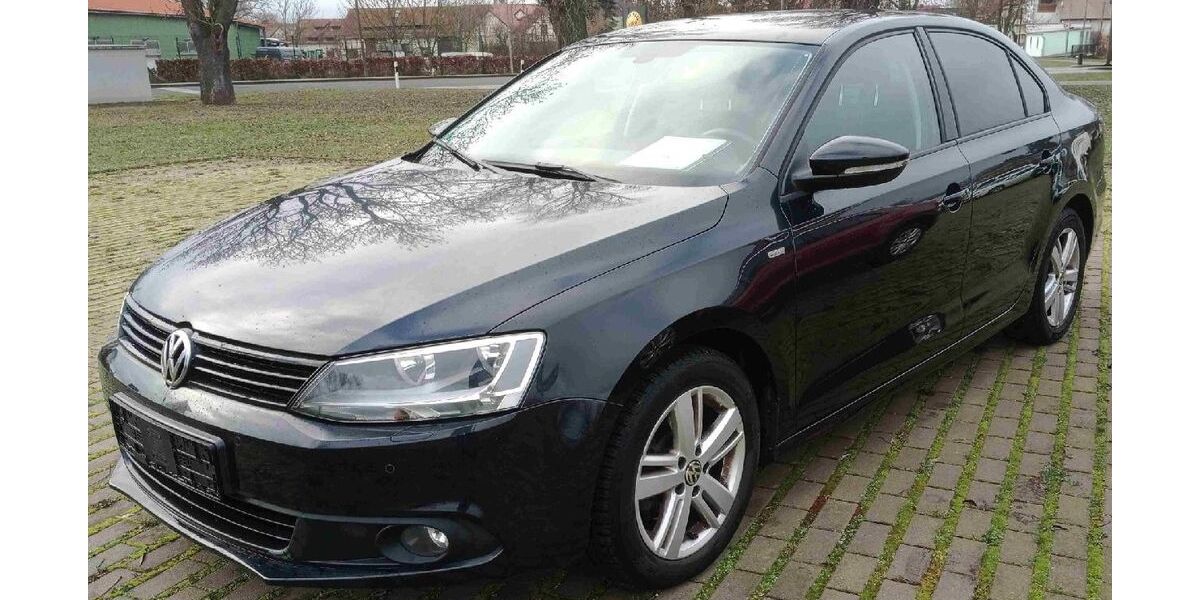 VW Jetta 117.000 km 7.900 &euro; Dachwig 99100