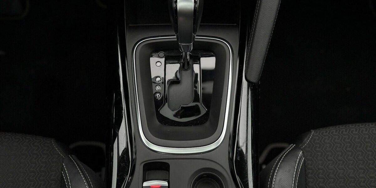 Renault Kadjar 1.2 Collection PANORAMA/NAVI/SHZ/PDC/GRA 71.999 km 13.900 &euro; Villingen-Schwenningen 78054