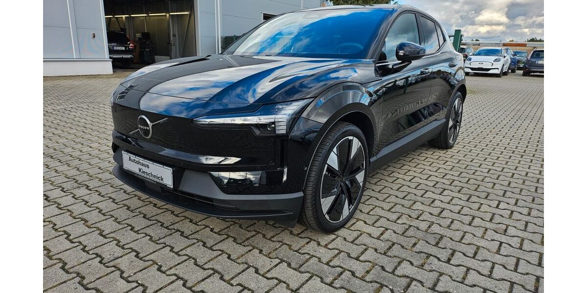 Volvo EX30 4.402 km 37.990 &euro; Hoyerswerda 02977