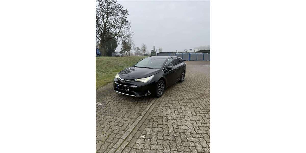Toyota Avensis 95.000 km 16.500 &euro; Lachendorf 29331