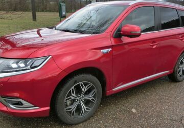 Mitsubishi Plug-in Hybrid Outlander 71.900 km 22.990 &euro; oberrot 74420