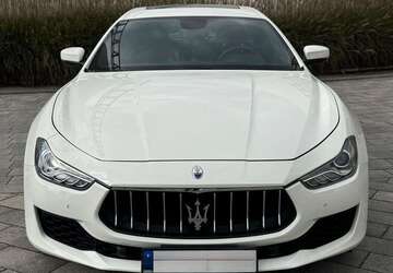 Maserati Ghibli 76.900 km 29.500 &euro; Dresden 01157