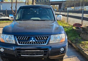 Mitsubishi Pajero 318.000 km 5.699 &euro; Bonn 53227