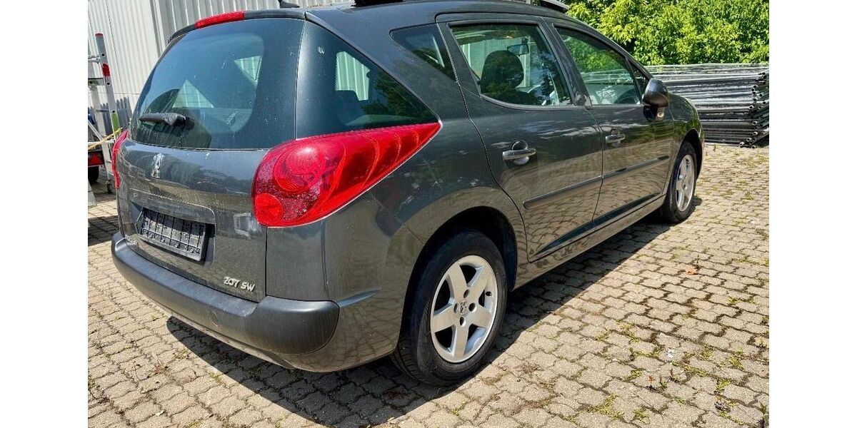 Peugeot 207 170.000 km 2.250 &euro; München 81245