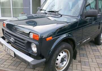 Lada Taiga 82.000 km 9.990 &euro; Lucka 04613