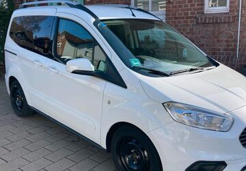 Ford Tourneo Courier 52.388 km 15.400 &euro; Kreuztal 57223