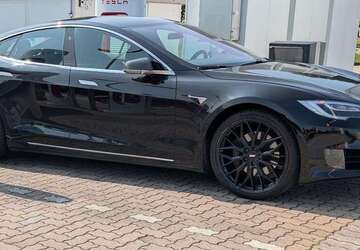 Tesla Model S 71.200 km 38.800 &euro; Hamburg 21109