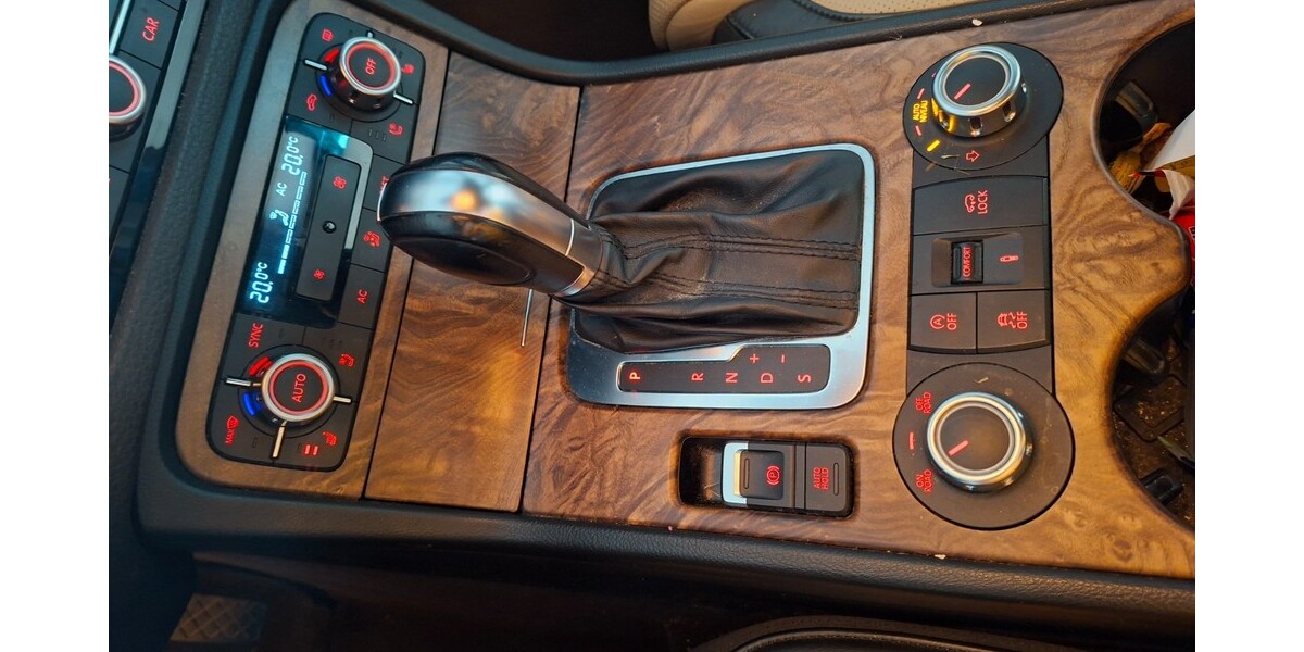 VW Touareg 232.000 km 12.500 &euro; Dresden 01067