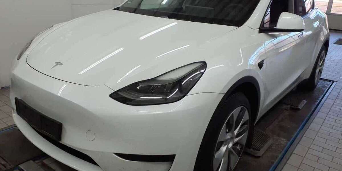 Tesla Model Y 36.210 km 33.980 &euro; Köln 50996
