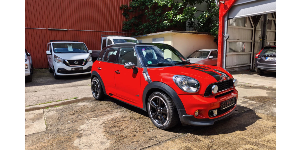 Mini Cooper_S_COUNTRYMAN_JWC_Kit_All4_Navi_Schiebed. 116.200 km 8.300 &euro; Berlin 10247