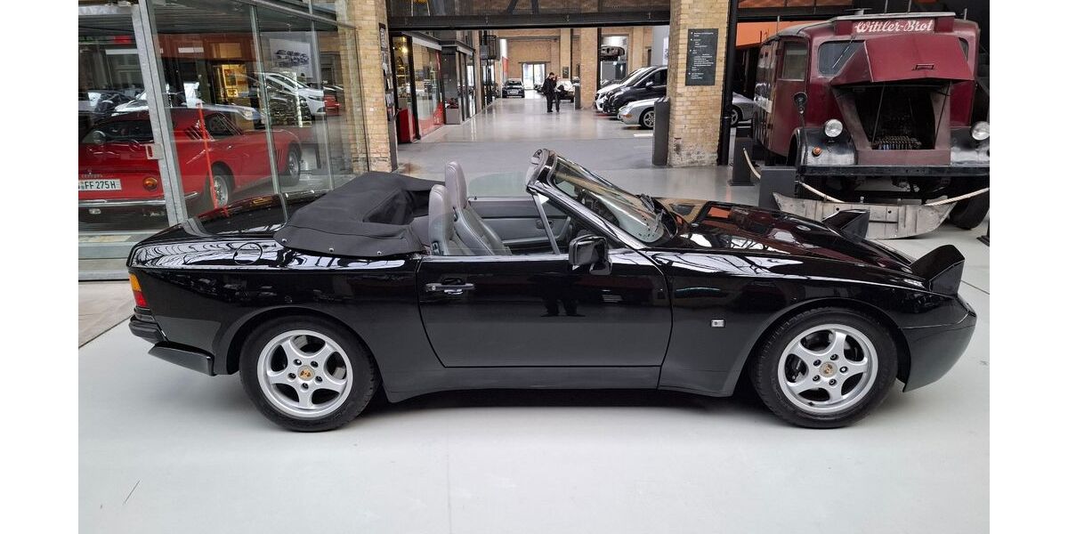 Porsche 944 155.933 km 29.800 &euro; Berlin 10553