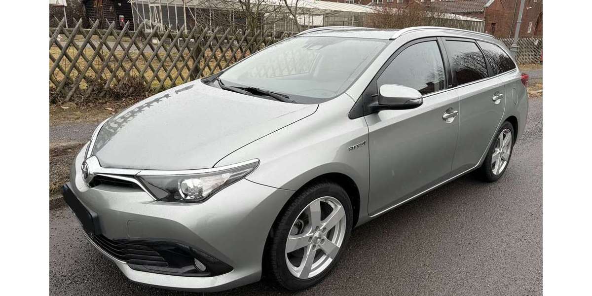 Toyota Auris 56.601 km 15.999 &euro; Berlin 10707