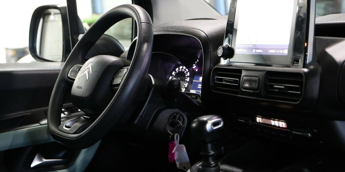 Citroen Berlingo 1.5 BLUE-HDI FEEL XL130 / 7-SITZER / 136.000 km 14.221 &euro; Hamm 59077