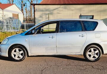 Toyota Avensis Verso 179.887 km 1.950 &euro; Berlin 13629