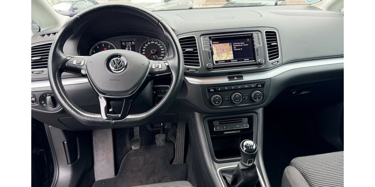 VW Sharan 1.4 TSI Comfortline 7Sitze/Navi/Scheckh 95.100 km 17.999 &euro; Frankfurt 60386
