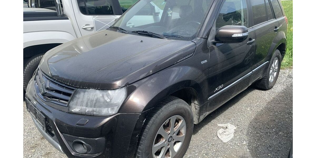 Suzuki Grand Vitara 165.000 km 6.990 &euro; Lenggries,Fleck 83661