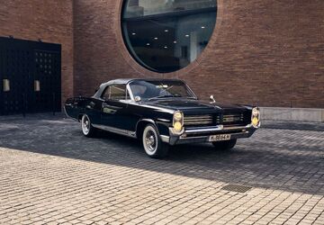 Pontiac Bonneville 35.780 km 59.900 &euro; Bruckmühl 83052