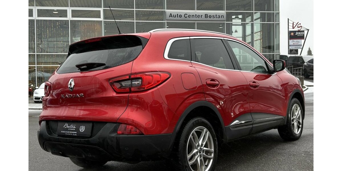 Renault Kadjar 1.2 Collection PANORAMA/NAVI/SHZ/PDC/GRA 71.999 km 13.900 &euro; Villingen-Schwenningen 78054