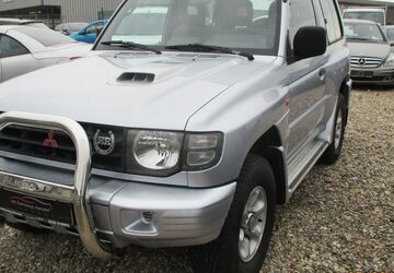 Mitsubishi Pajero 214.521 km 9.999 &euro; Selm 59379