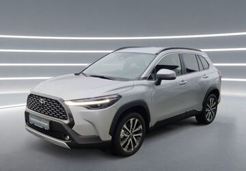 Toyota Corolla Cross 5.110 km 33.990 &euro; Bonn 53119