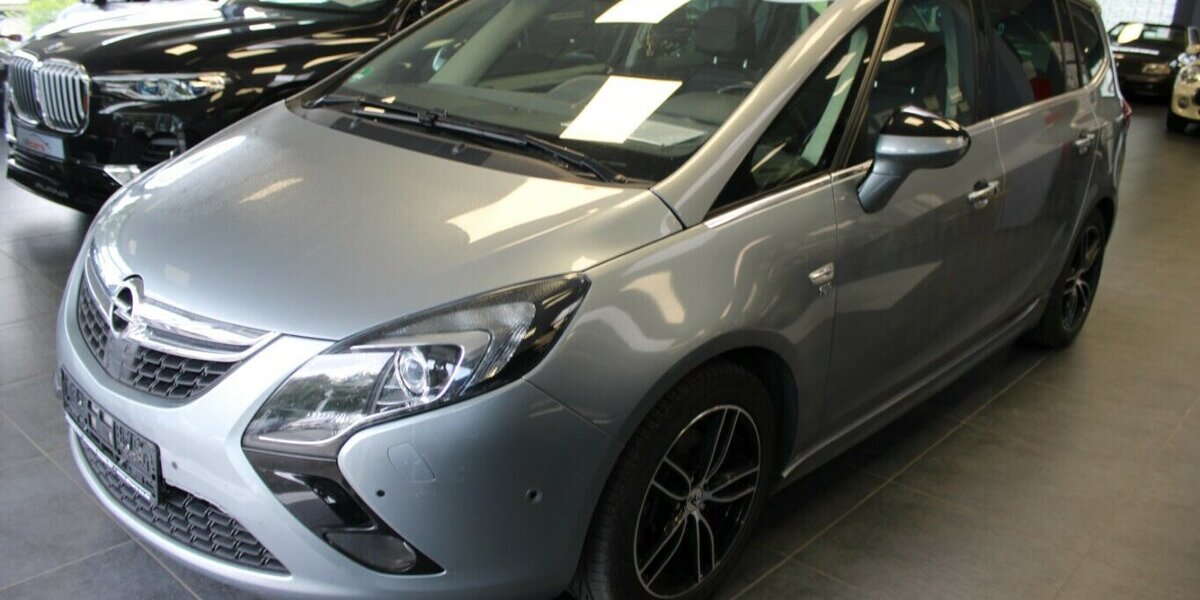 Opel Zafira Tourer 1.4 Turbo - 7-Sitzer - Panorama - AH 131.709 km 9.980 &euro; Euskirchen 53881