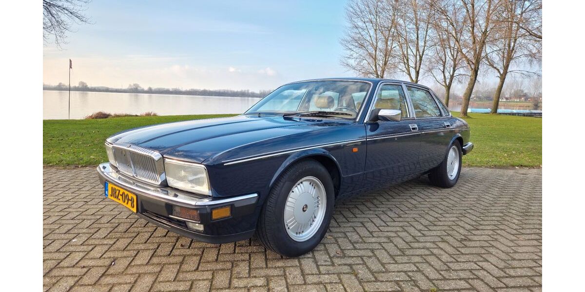 Jaguar Daimler 115.500 km 19.950 &euro; Roermond 